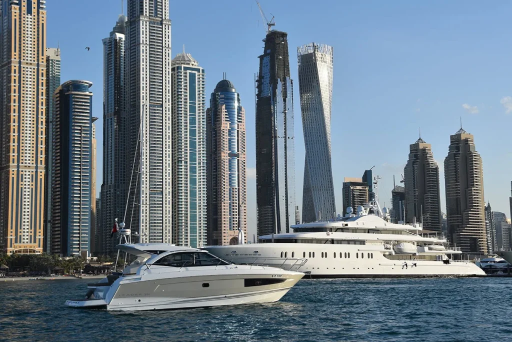 Cruise in the Dubai Marina